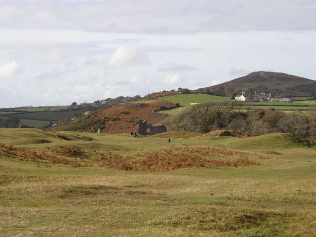 4_26_Pennard_Castle.jpg