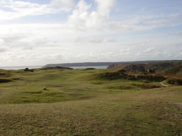 4_27_Pennard_Castle.jpg