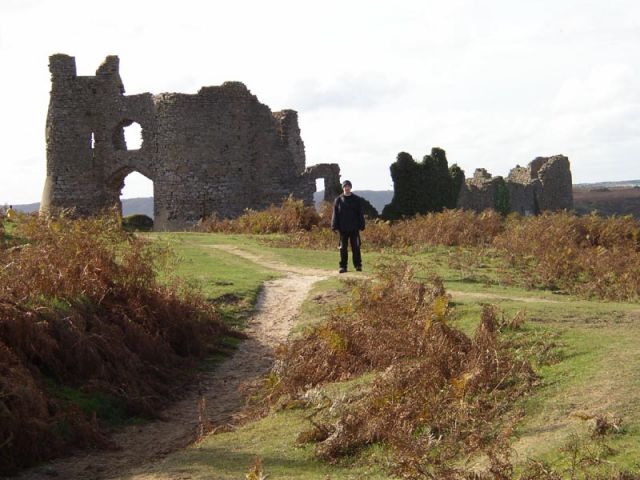 4_30_Pennard_Castle.jpg