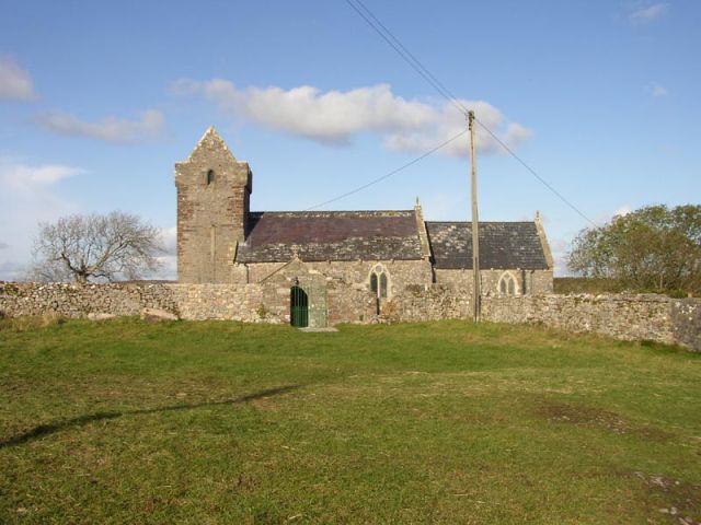 4_35_Llanddewi_Castle.jpg