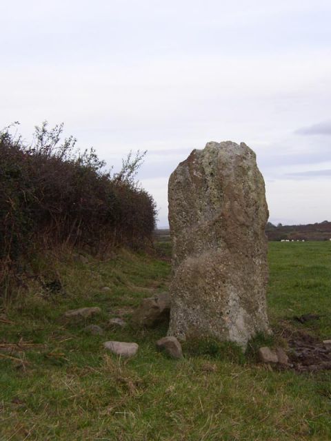 4_43_menhir_u_Burry.jpg