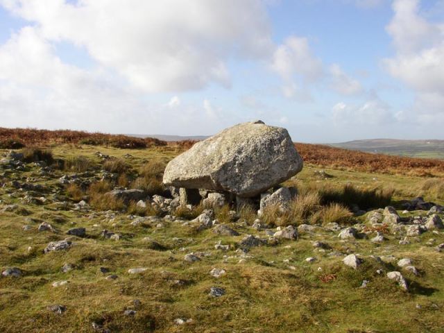 5_24_Cefn_Bryn_-_Arthur_s_Stone.jpg