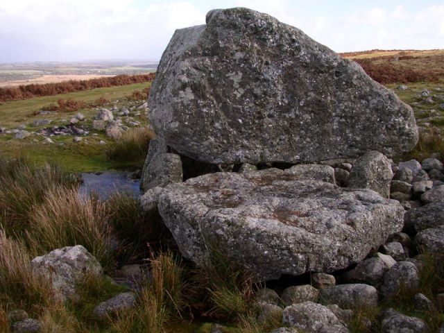 5_31_Cefn_Bryn_-_Arthur_s_Stone.jpg