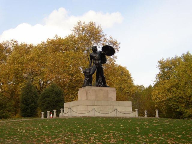 7_05_Londn_Hyde_park.jpg