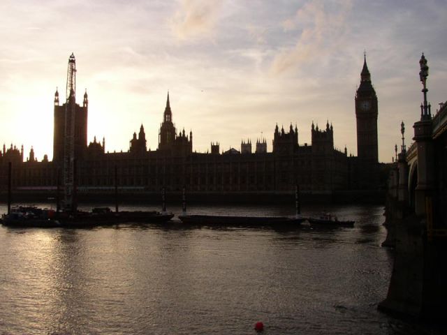 7_31_Londn_Big_Ben_a_parlament.jpg