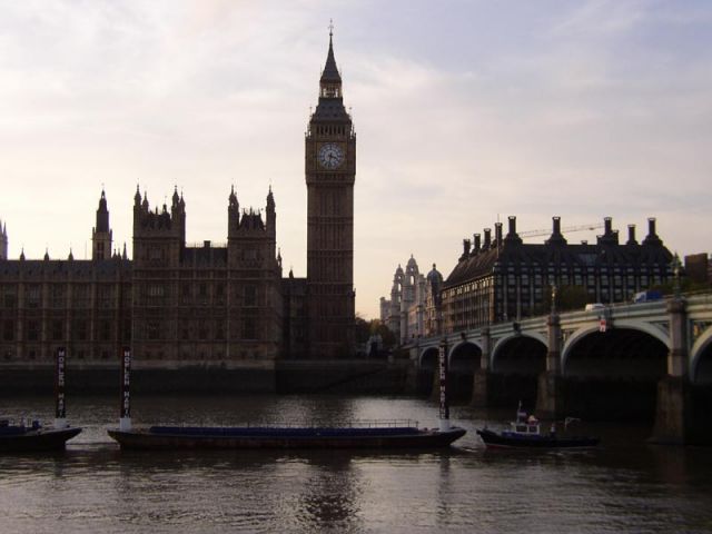 7_32_Londn_Big_Ben_a_parlament.jpg